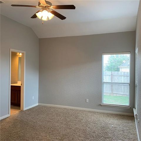 160 Otono LOOP, Kyle, TX 78640