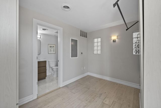 367 Auden Avenue, 302, Columbus, OH 43215