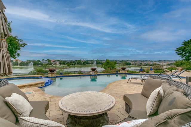 2417 Hollow Hill Lane, Lewisville, TX 75056