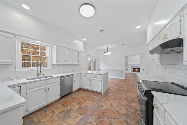 6965 FOX CHASE DR DR, Southaven, MS 38671