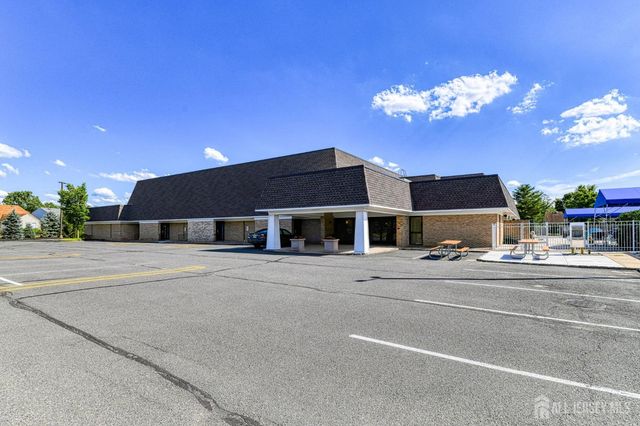 110-C Chatham Drive, Monroe, NJ 08831