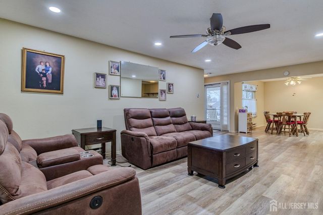 110-C Chatham Drive, Monroe, NJ 08831