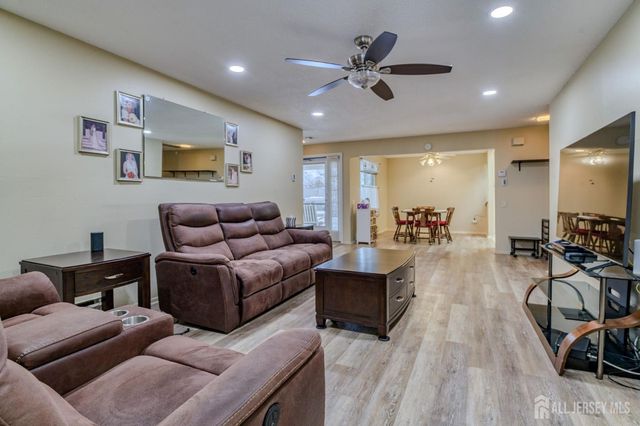 110-C Chatham Drive, Monroe, NJ 08831