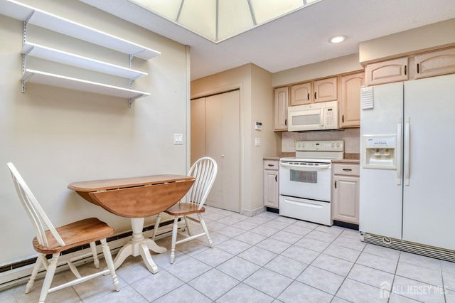 110-C Chatham Drive, Monroe, NJ 08831