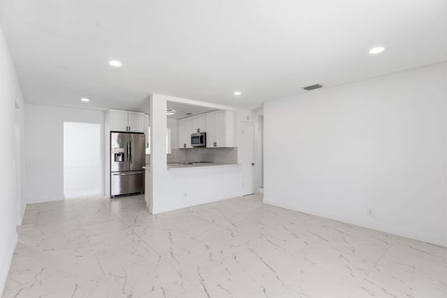 1410 NW 1st Court, Boynton Beach, FL 33435