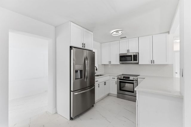 1410 NW 1st Court, Boynton Beach, FL 33435