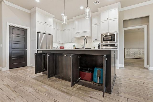 1147 Colonial Avenue, Tuttle, OK 73089