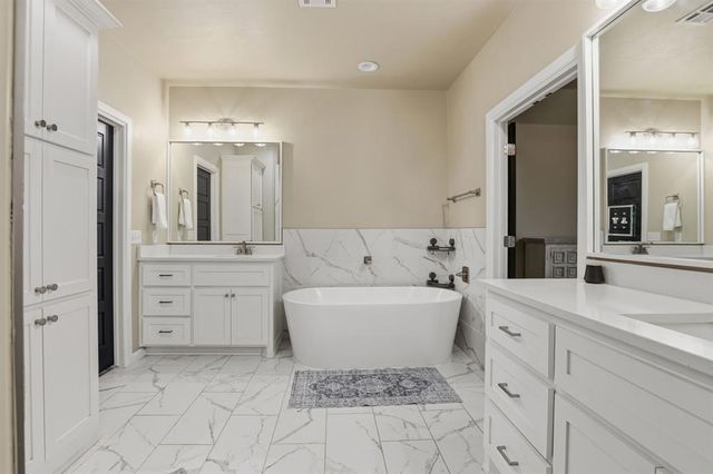 1147 Colonial Avenue, Tuttle, OK 73089