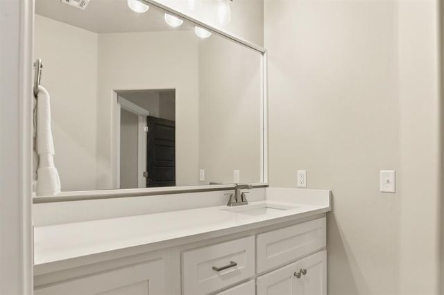 1147 Colonial Avenue, Tuttle, OK 73089