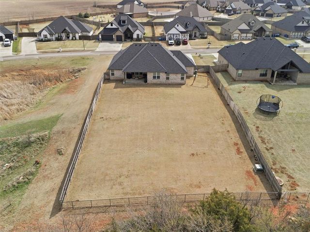 1147 Colonial Avenue, Tuttle, OK 73089