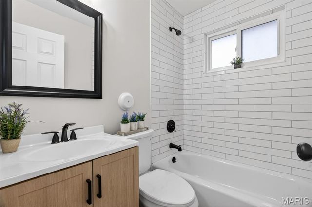 9225 Corregidor Avenue, St Louis, MO 63134