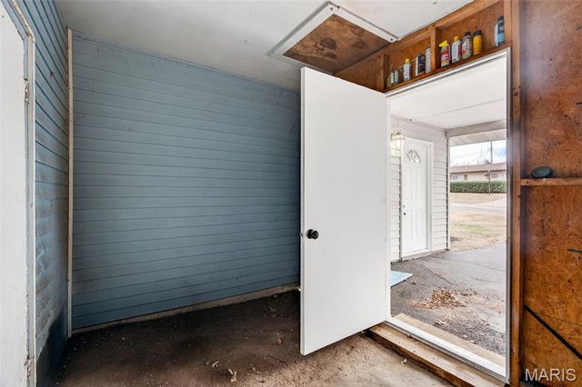 9225 Corregidor Avenue, St Louis, MO 63134