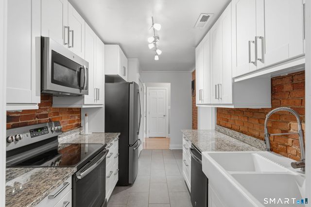 34 Charter Oak Place 1, Hartford, CT 06183