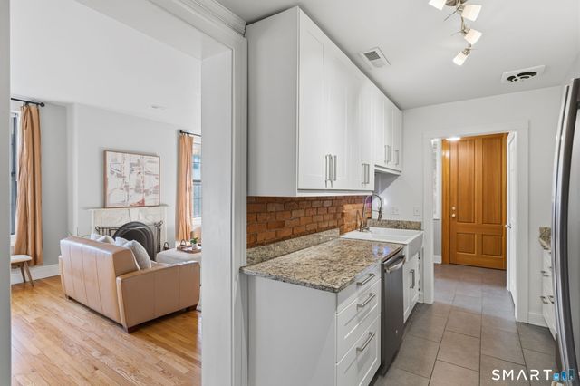 34 Charter Oak Place 1, Hartford, CT 06183