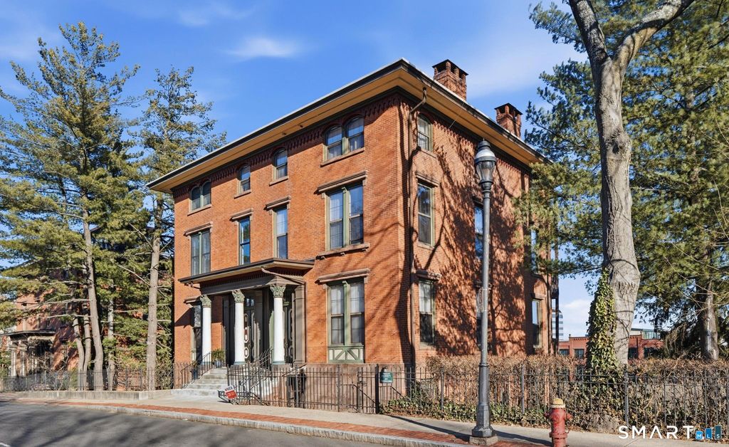 34 Charter Oak Place 1, Hartford, CT 06183