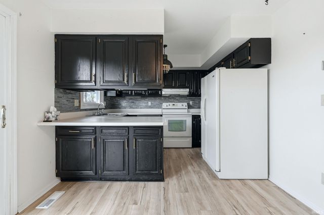 6222 Bridlewood Drive, Fort Wayne, IN 46835