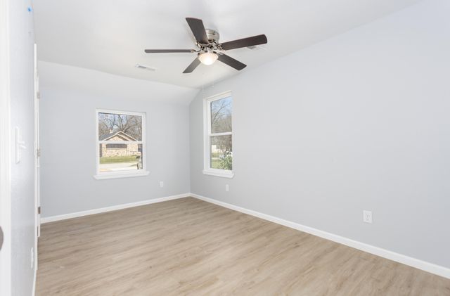 1220 E University Street, Springfield, MO 65804