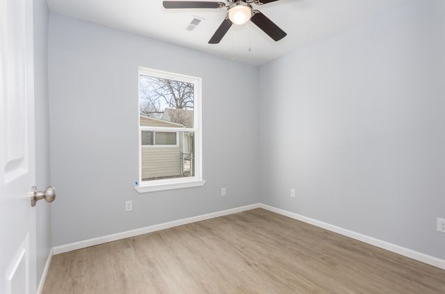 1220 E University Street, Springfield, MO 65804