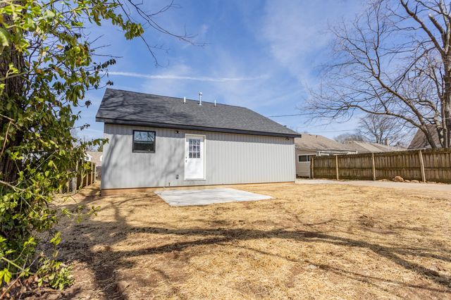 1220 E University Street, Springfield, MO 65804