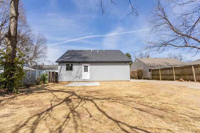 1220 E University Street, Springfield, MO 65804