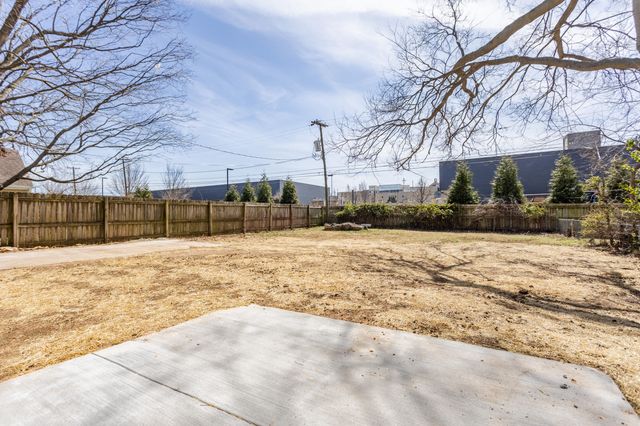 1220 E University Street, Springfield, MO 65804