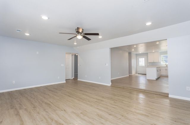 1220 E University Street, Springfield, MO 65804