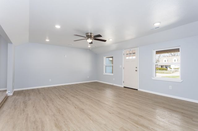 1220 E University Street, Springfield, MO 65804