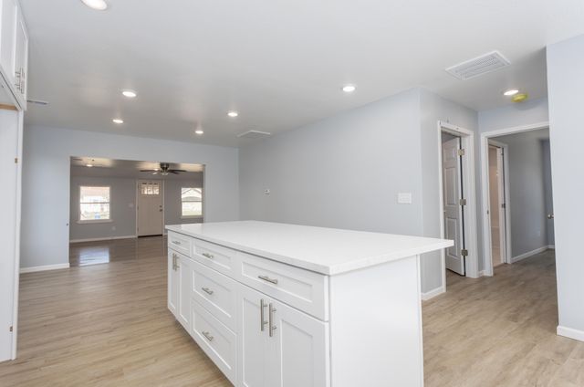 1220 E University Street, Springfield, MO 65804