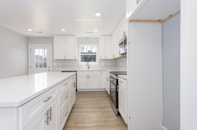 1220 E University Street, Springfield, MO 65804