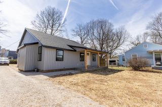 1220 E University Street, Springfield, MO 65804