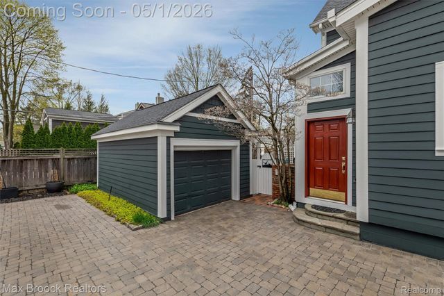 656 S CHESTER Street S, Birmingham, MI 48009