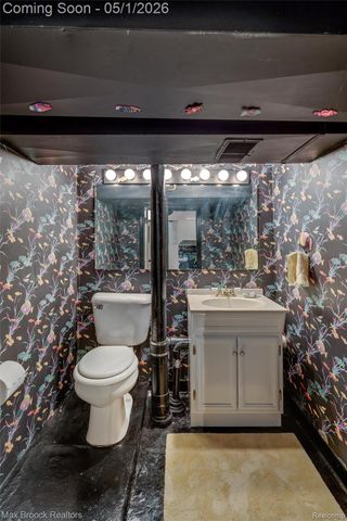656 S CHESTER Street S, Birmingham, MI 48009