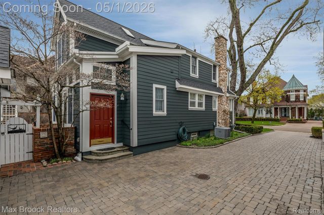 656 S CHESTER Street S, Birmingham, MI 48009