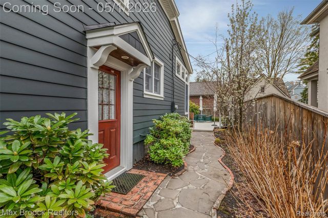 656 S CHESTER Street S, Birmingham, MI 48009