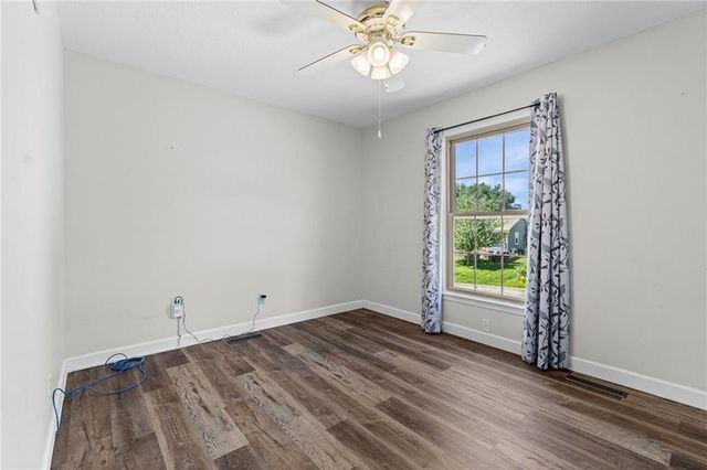609 Loran Lane, Raymore, MO 64083