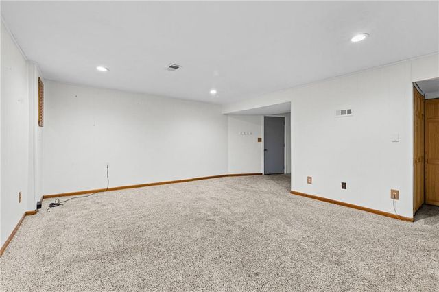 609 Loran Lane, Raymore, MO 64083