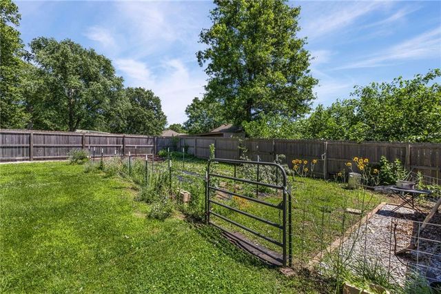 609 Loran Lane, Raymore, MO 64083