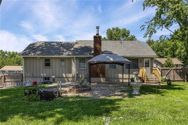 609 Loran Lane, Raymore, MO 64083