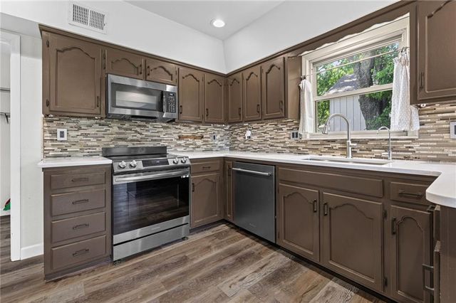 609 Loran Lane, Raymore, MO 64083