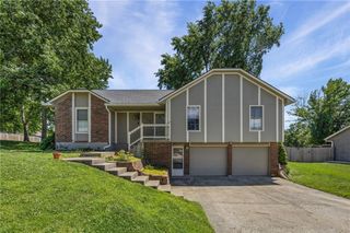 609 Loran Lane, Raymore, MO 64083