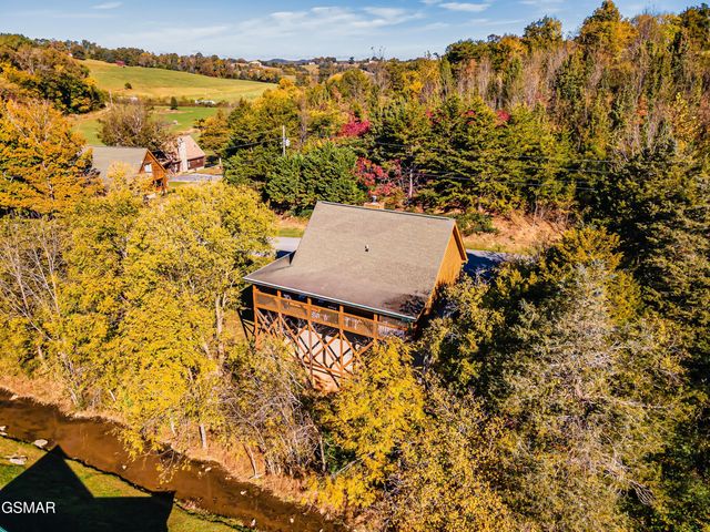 1915 Leatherwood Lane, Sevierville, TN 37862