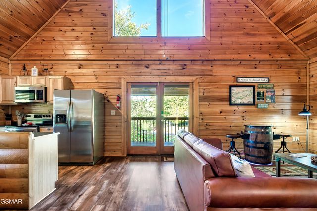 1915 Leatherwood Lane, Sevierville, TN 37862