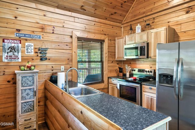 1915 Leatherwood Lane, Sevierville, TN 37862