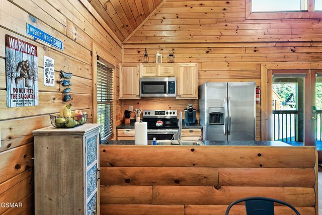 1915 Leatherwood Lane, Sevierville, TN 37862