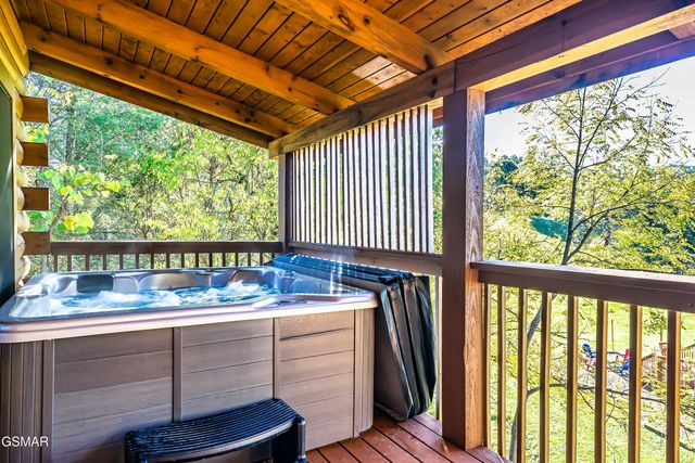 1915 Leatherwood Lane, Sevierville, TN 37862