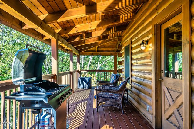 1915 Leatherwood Lane, Sevierville, TN 37862