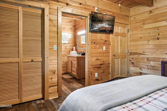 1915 Leatherwood Lane, Sevierville, TN 37862