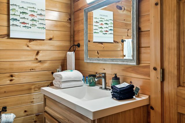 1915 Leatherwood Lane, Sevierville, TN 37862