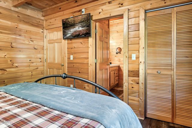 1915 Leatherwood Lane, Sevierville, TN 37862