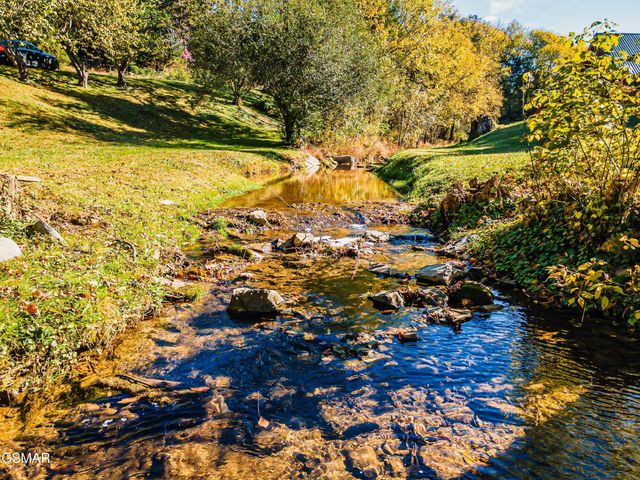 1915 Leatherwood Lane, Sevierville, TN 37862